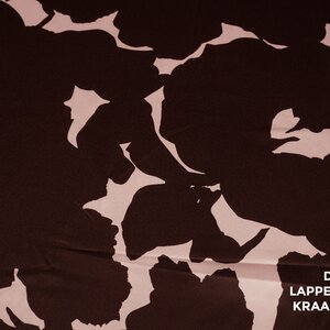 A la Ville Satijn  in aubergine met lichtroze