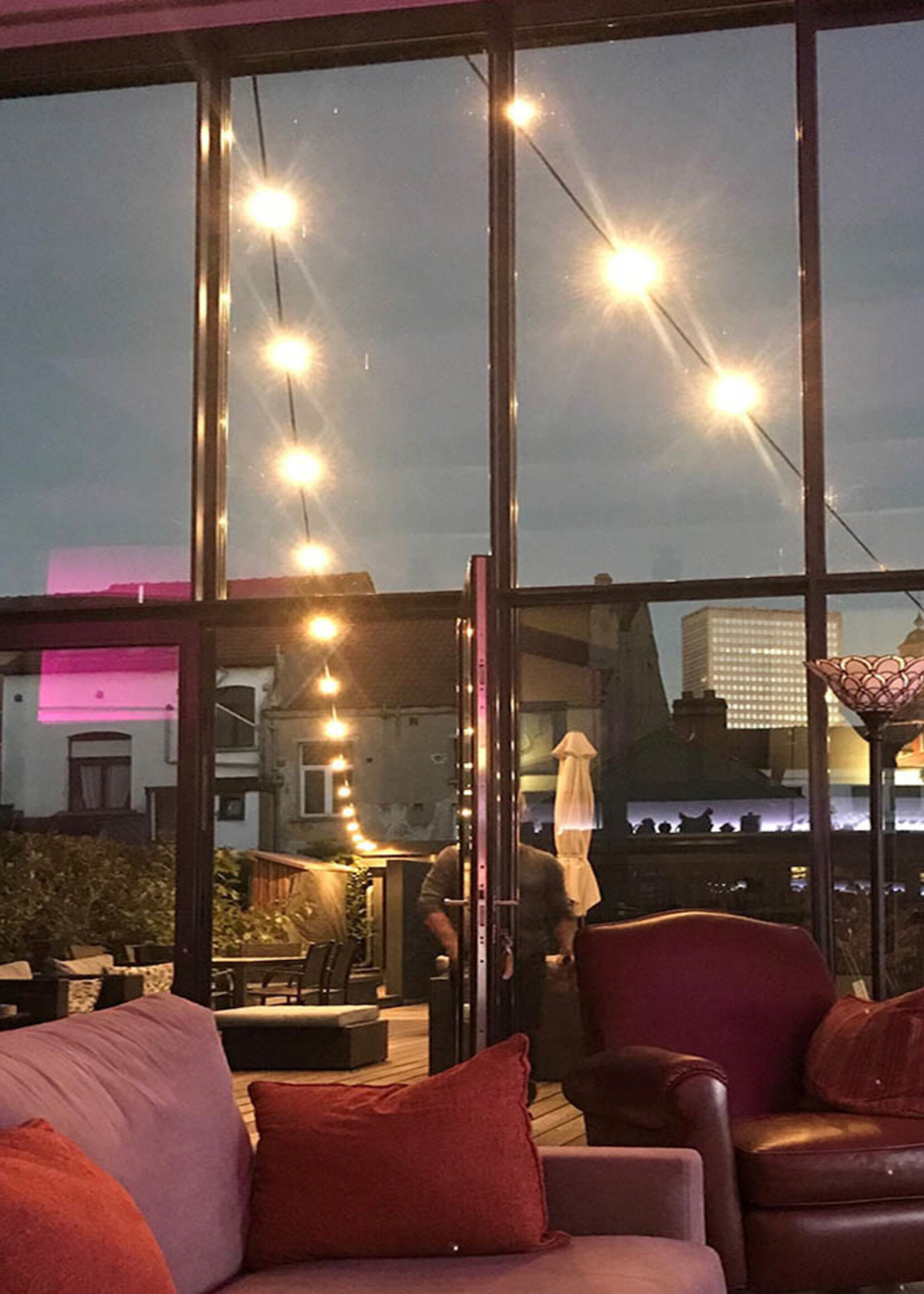 Complete zwarte prikkabel van 100 meter met 200 fittingen zonder LED lampen