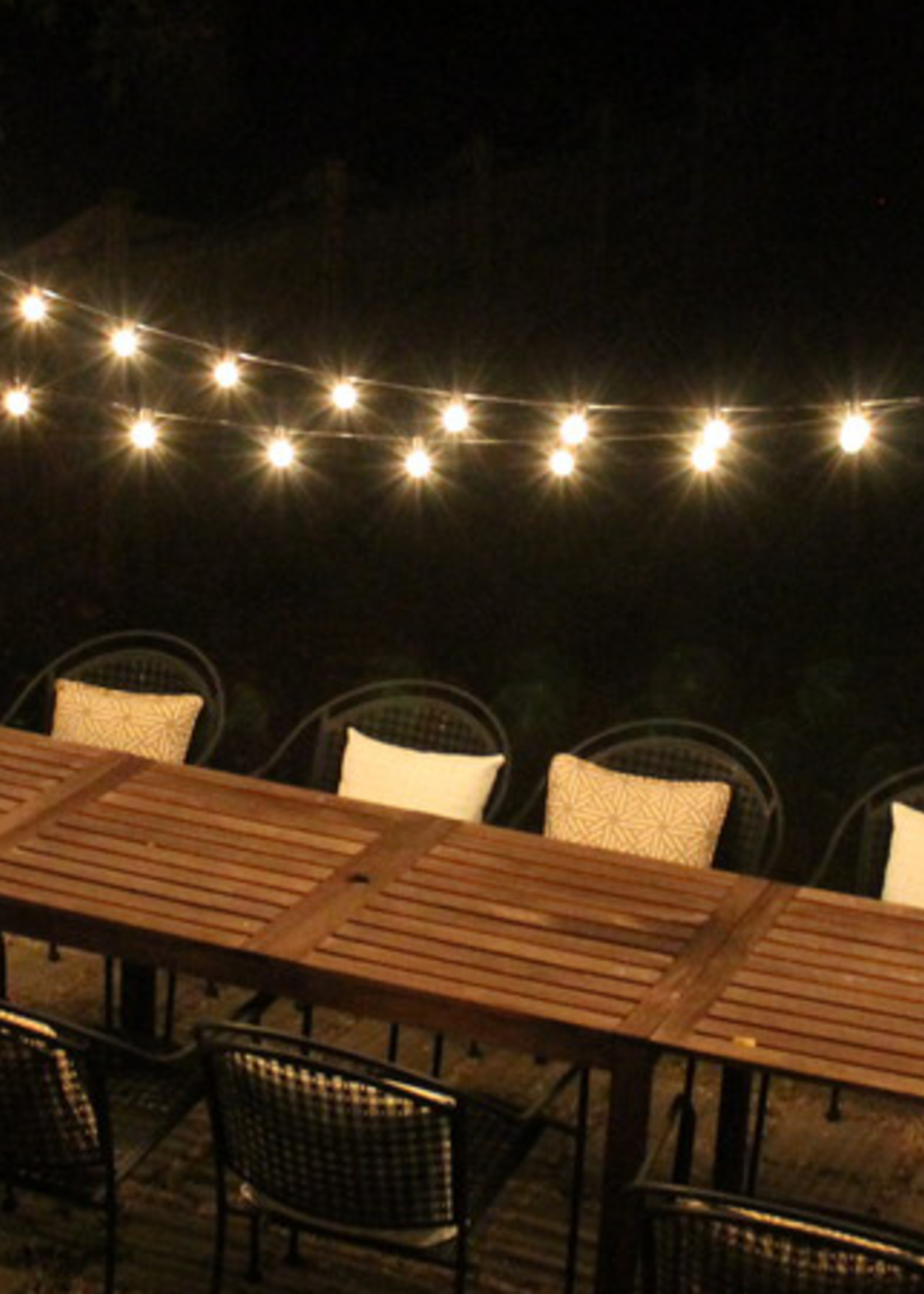 Amlux Zwarte Prikkabel 5M 10 Lampen met melkwitte kap  -  E27