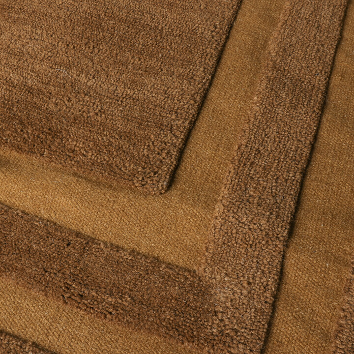 Wollteppich - Judith Border Braun