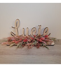 Naam met droogbloemen