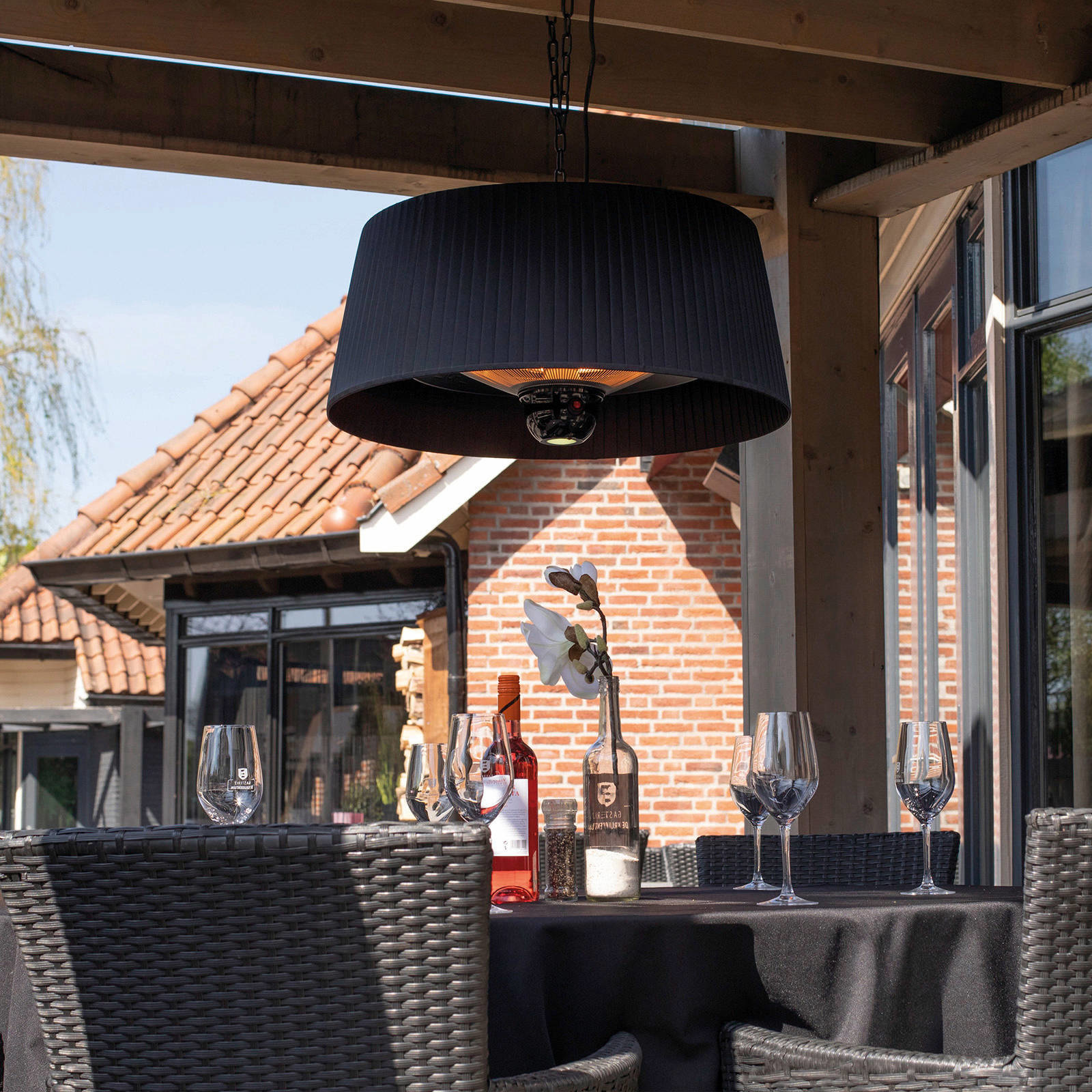 Sunred Artix hang heater zwart 1800