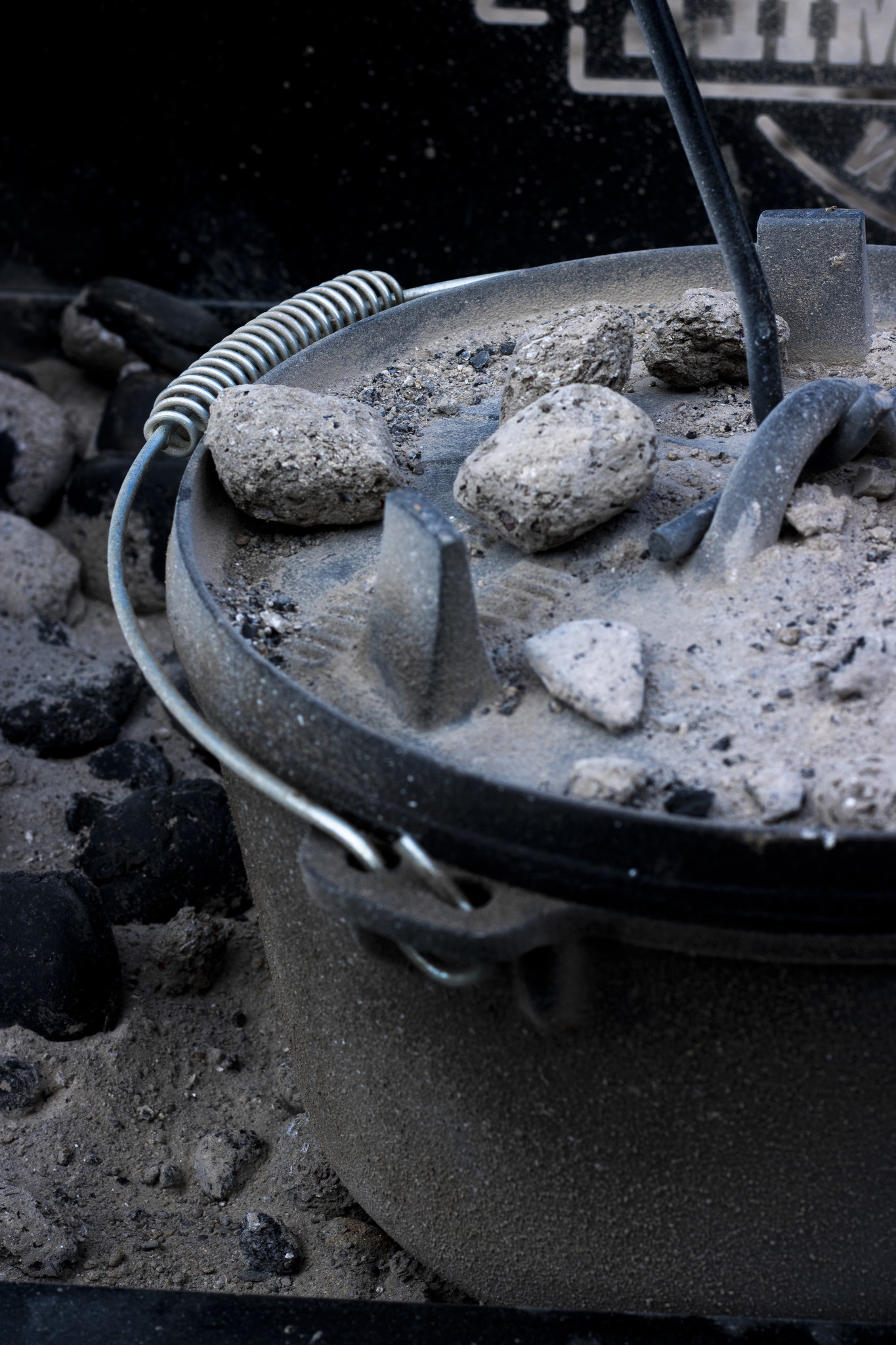 The Windmill Dutch Oven 9 Qt