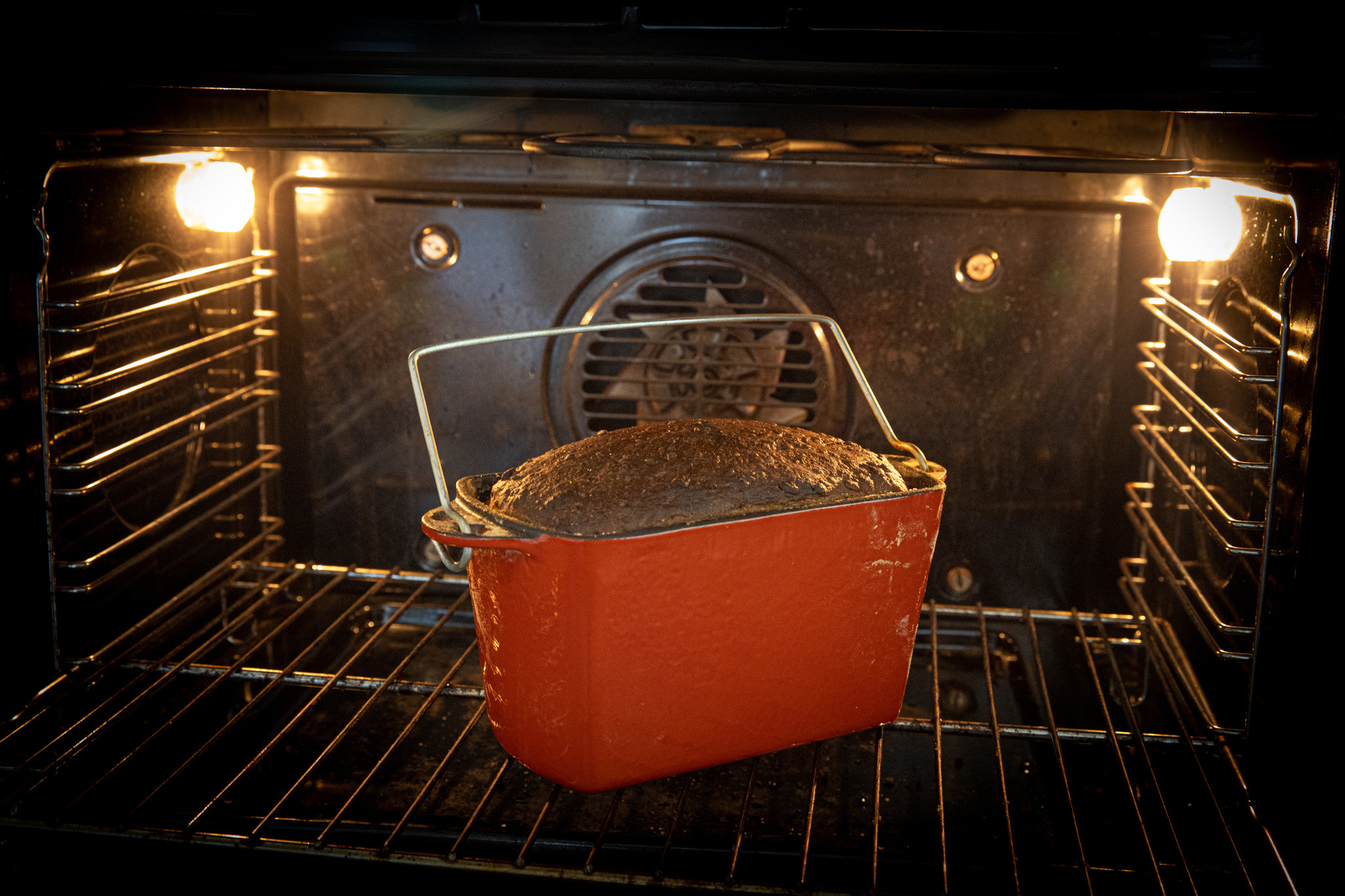 The Windmill Premium Emaille Loaf 'n Bread Dutch Oven