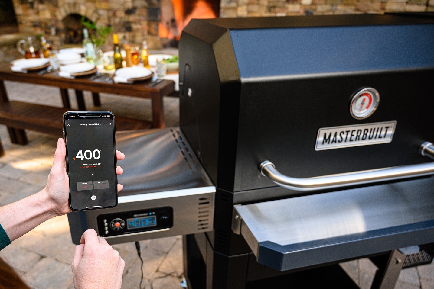 Masterbuilt Gravity Series 1050 Digitale Smoker en houtskoolgrill