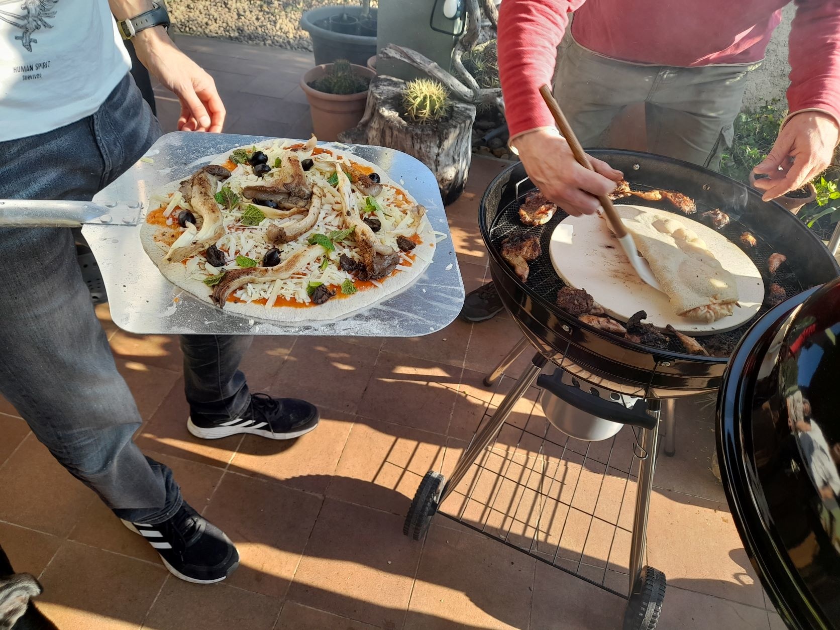 Fornetto Explorer Deluxe Houtskool barbecue met pizzaring en rostisserie
