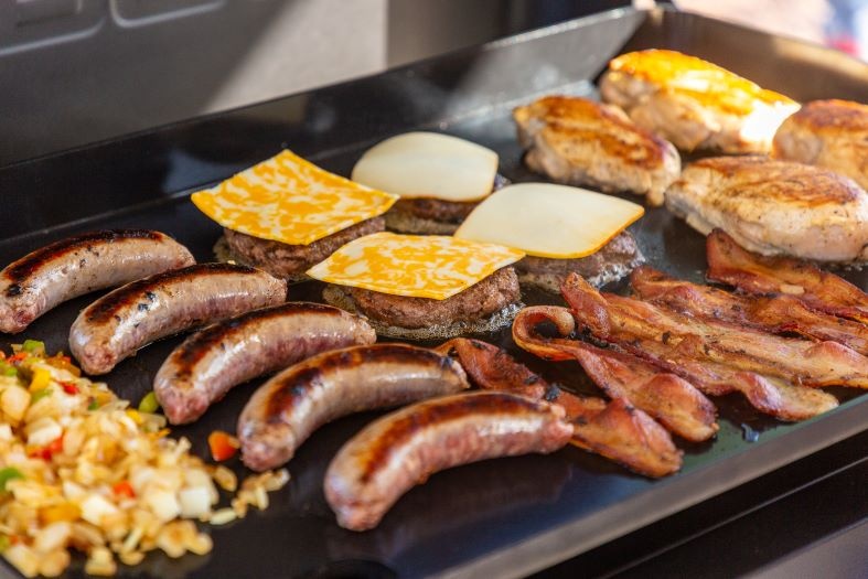Pit Boss 3-pits Ultimate Lift-Off Plancha Gas Barbecue