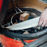 Kamado Joe halve maan Heat Deflector voor Classic  Joe