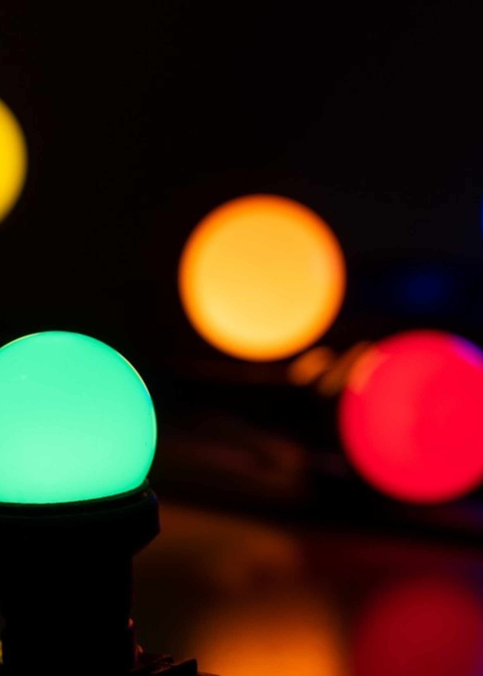 Amlux prikkabel - 15 meter met 30 LED lampen  (6 kleuren)