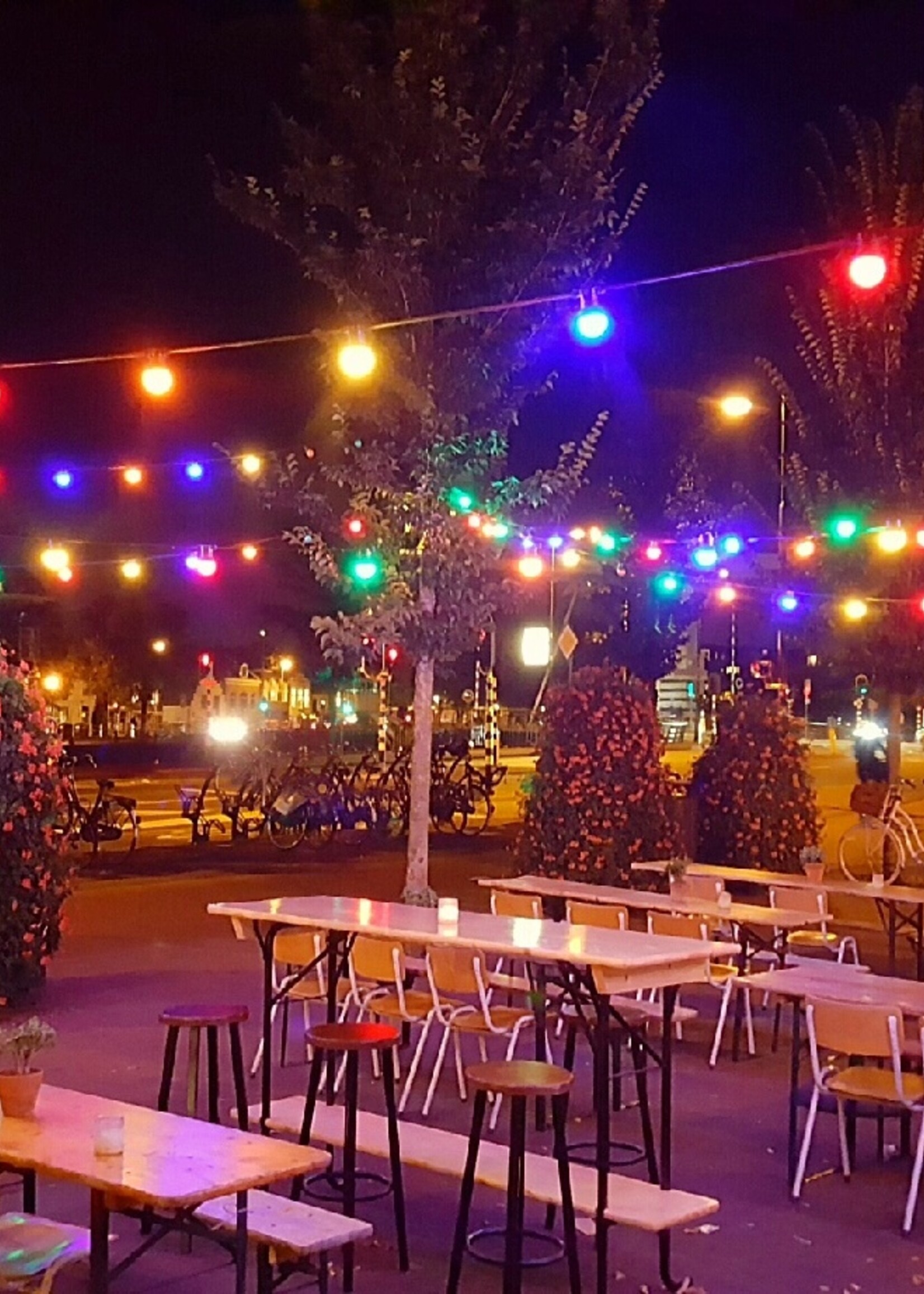 Amlux prikkabel - 15 meter met 30 LED lampen  (6 kleuren)