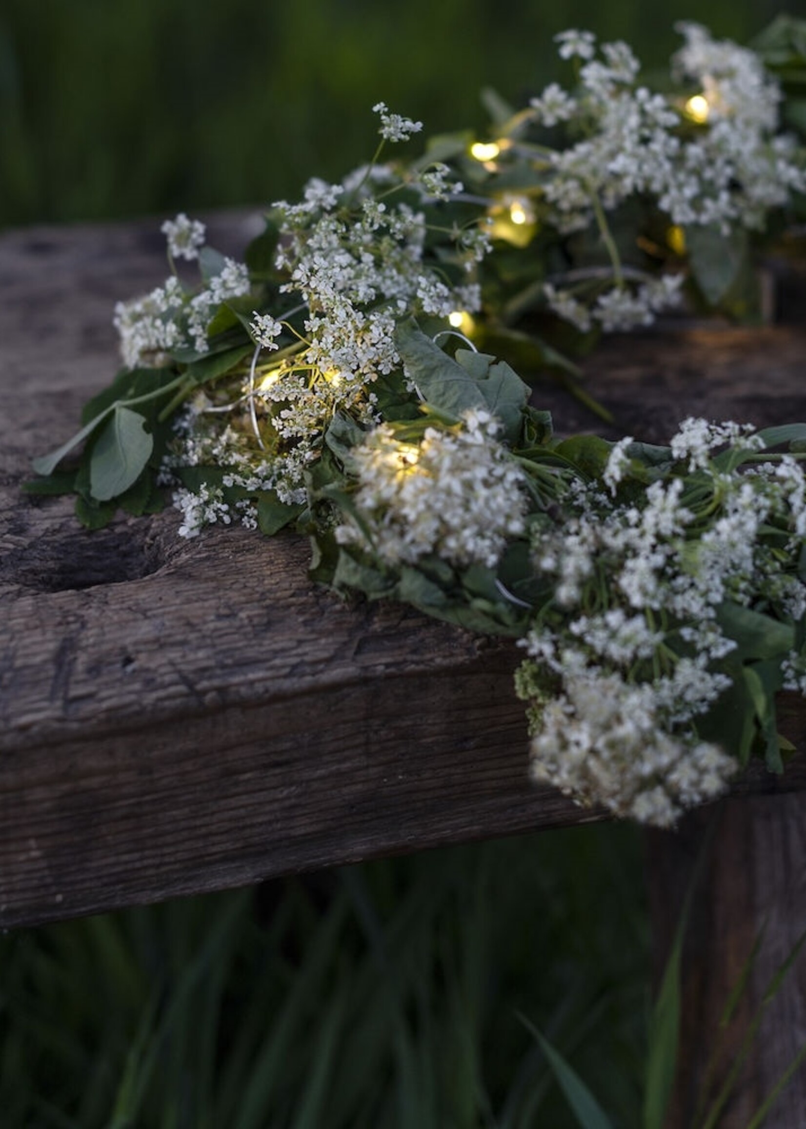 Konstsmide Konstsmide kerstverlichting - LED lichtsnoer met 100 kleine zeer warm witte lampjes voor buiten en binnen