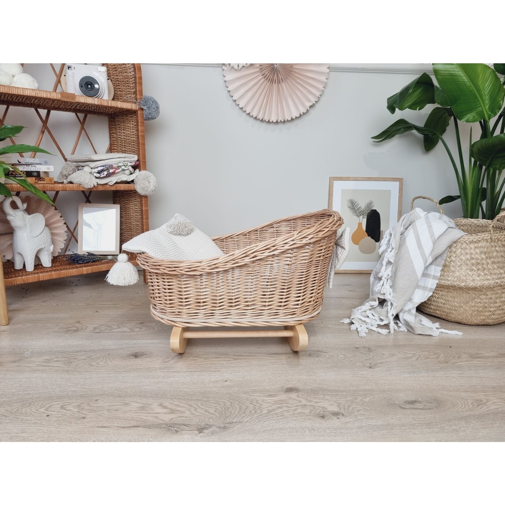 Wiklibox Rieten poppenwieg Naturel met dekens Beige