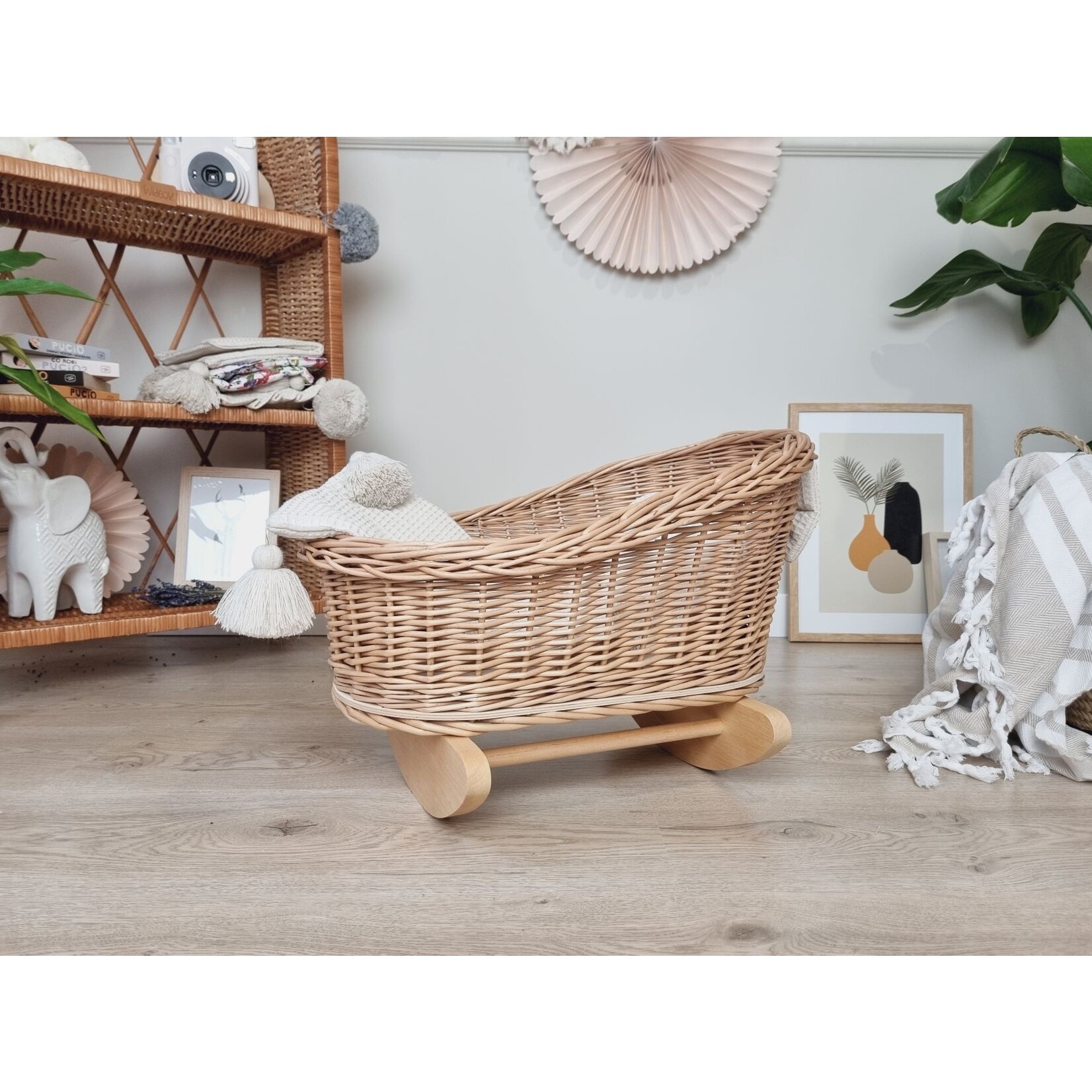 Wiklibox Rieten poppenwieg Naturel met dekens Beige