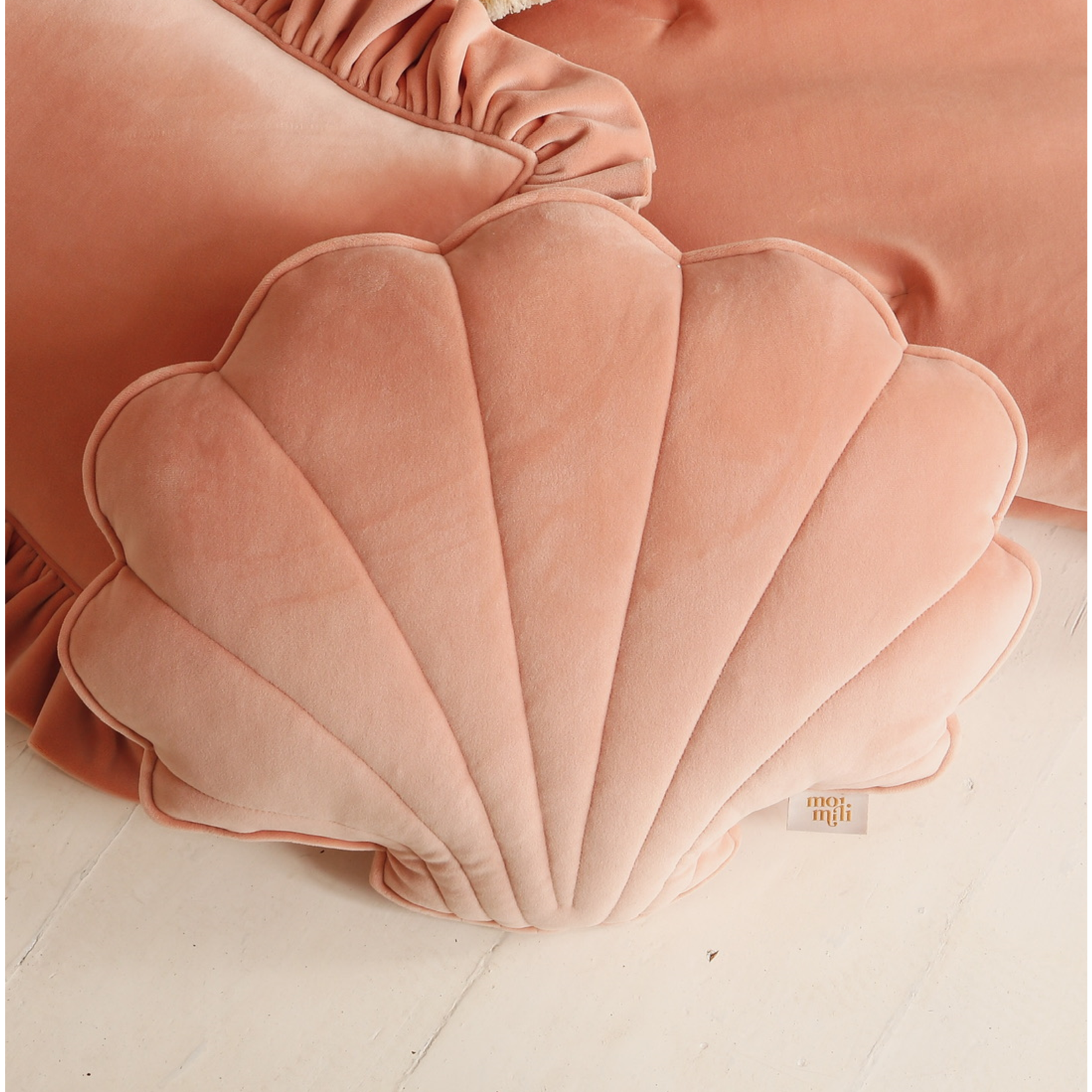 MOI MILI Soft Velvet Schelp Kussen - Apricot