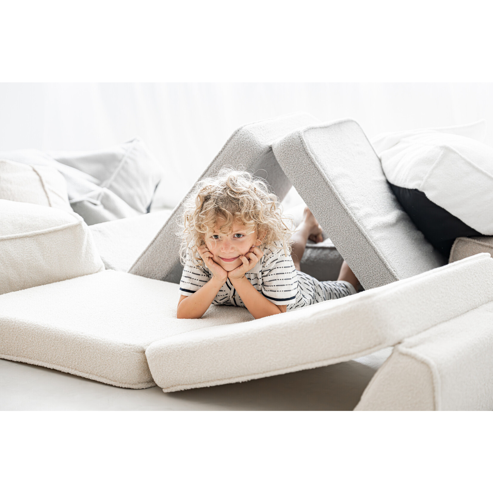 moje. Bouclé Lounger -Wit