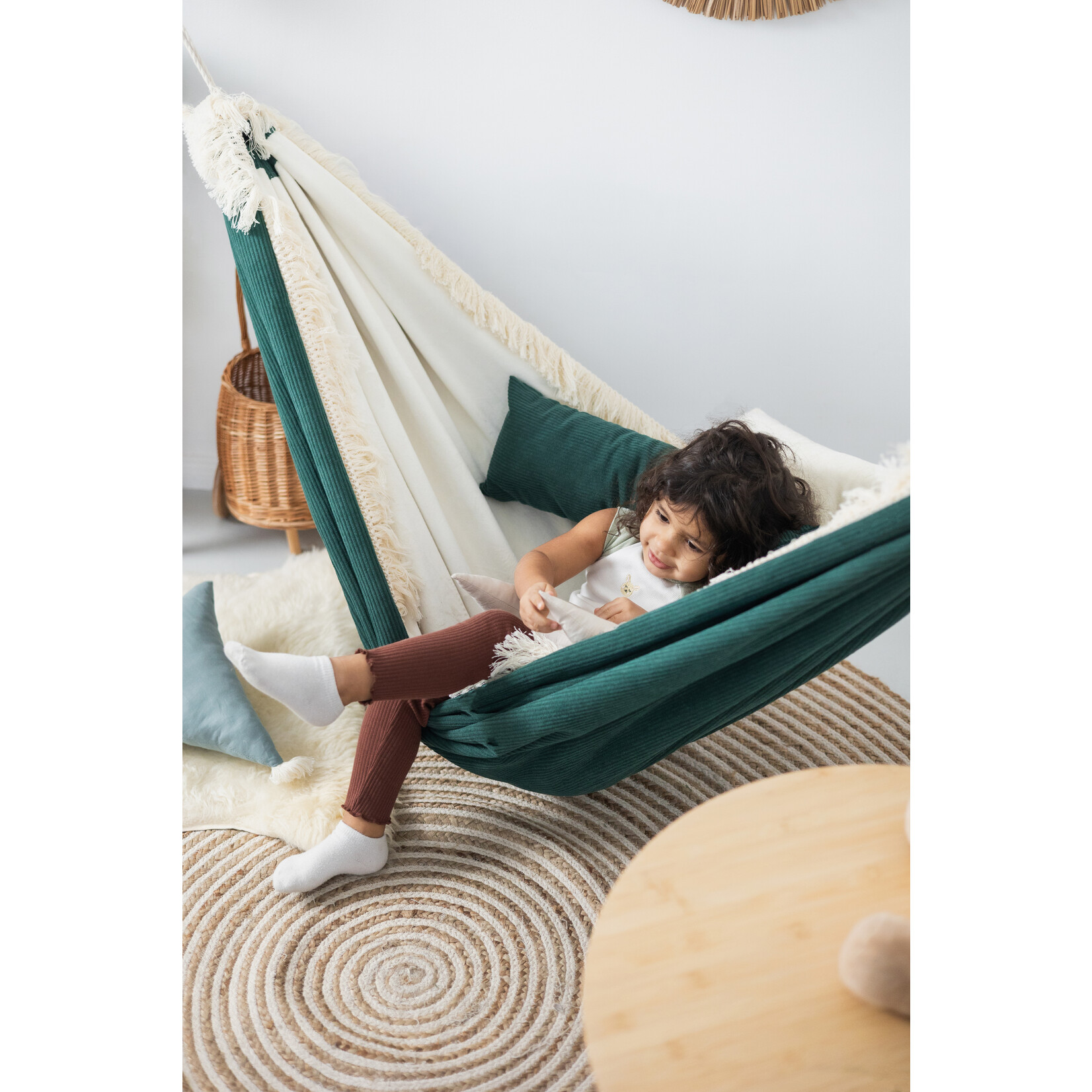 moje. Luxe Hangmat - Emerald met franjes - corduroy