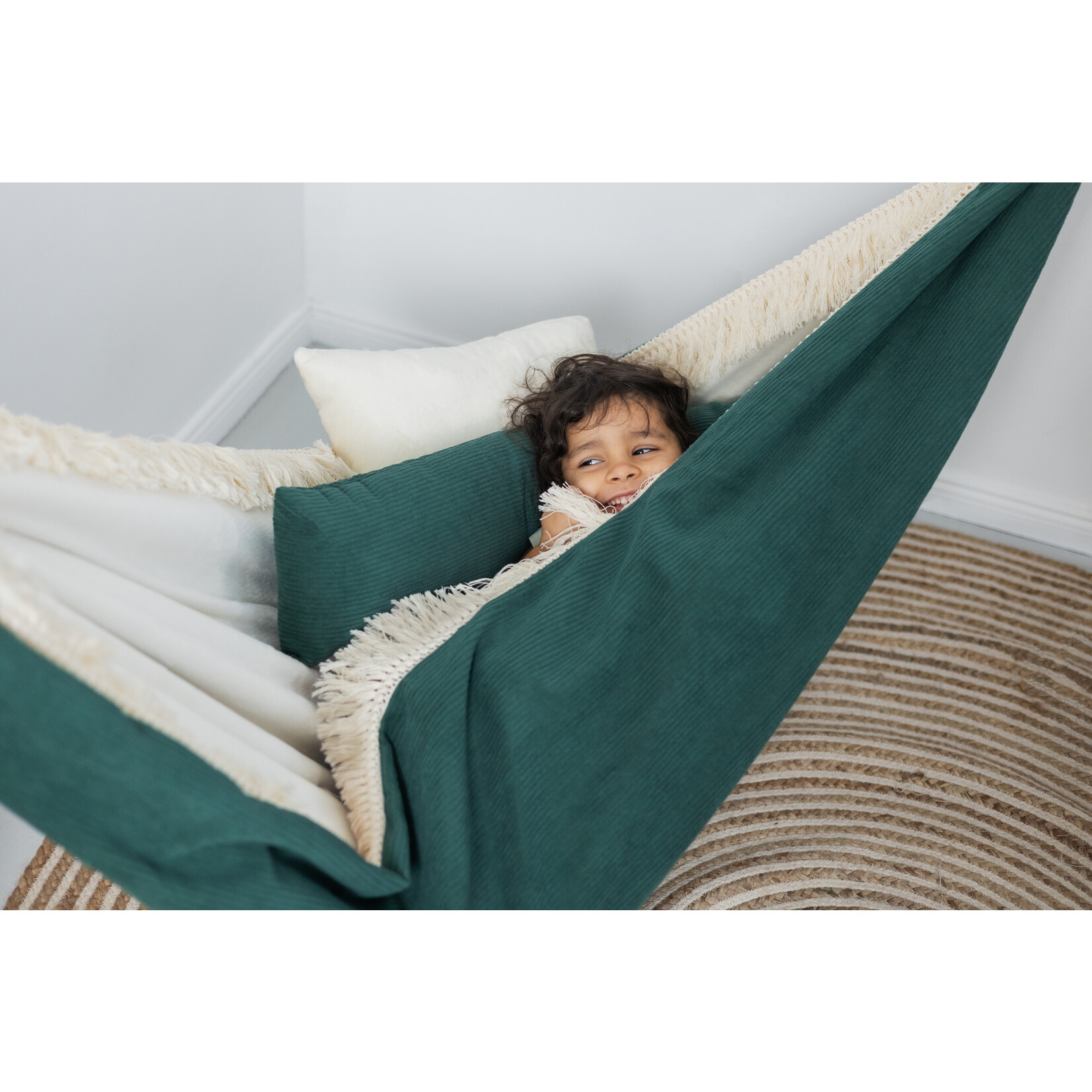moje. Luxe Hangmat - Emerald met franjes - corduroy