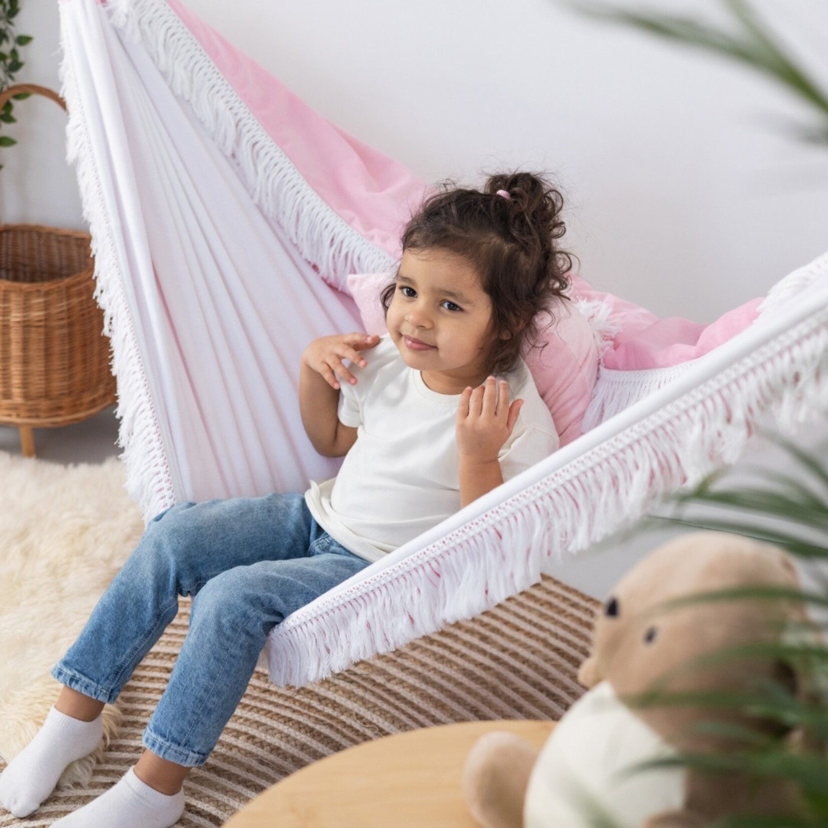 moje. Luxe Hangmat -Roze met franjes - Pink Cloud