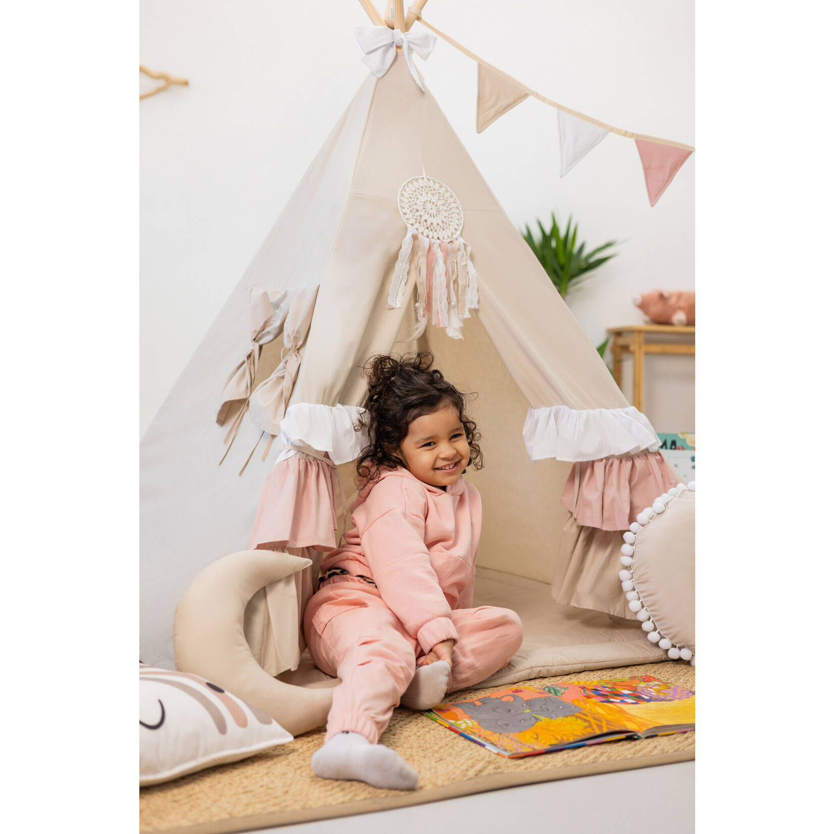 Sowka Set XXL Tipi tent "Cute Frills" met accessoires