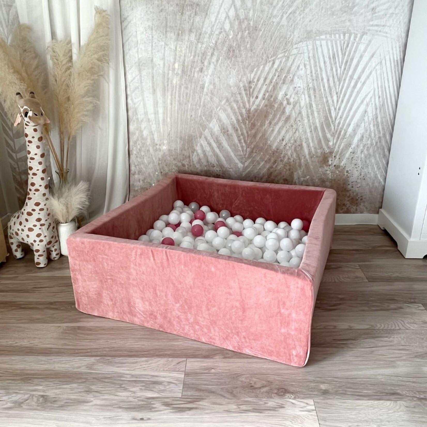 moje. Ballenbad - Soft Velvet- 106x106x40 cm - Dark Pink