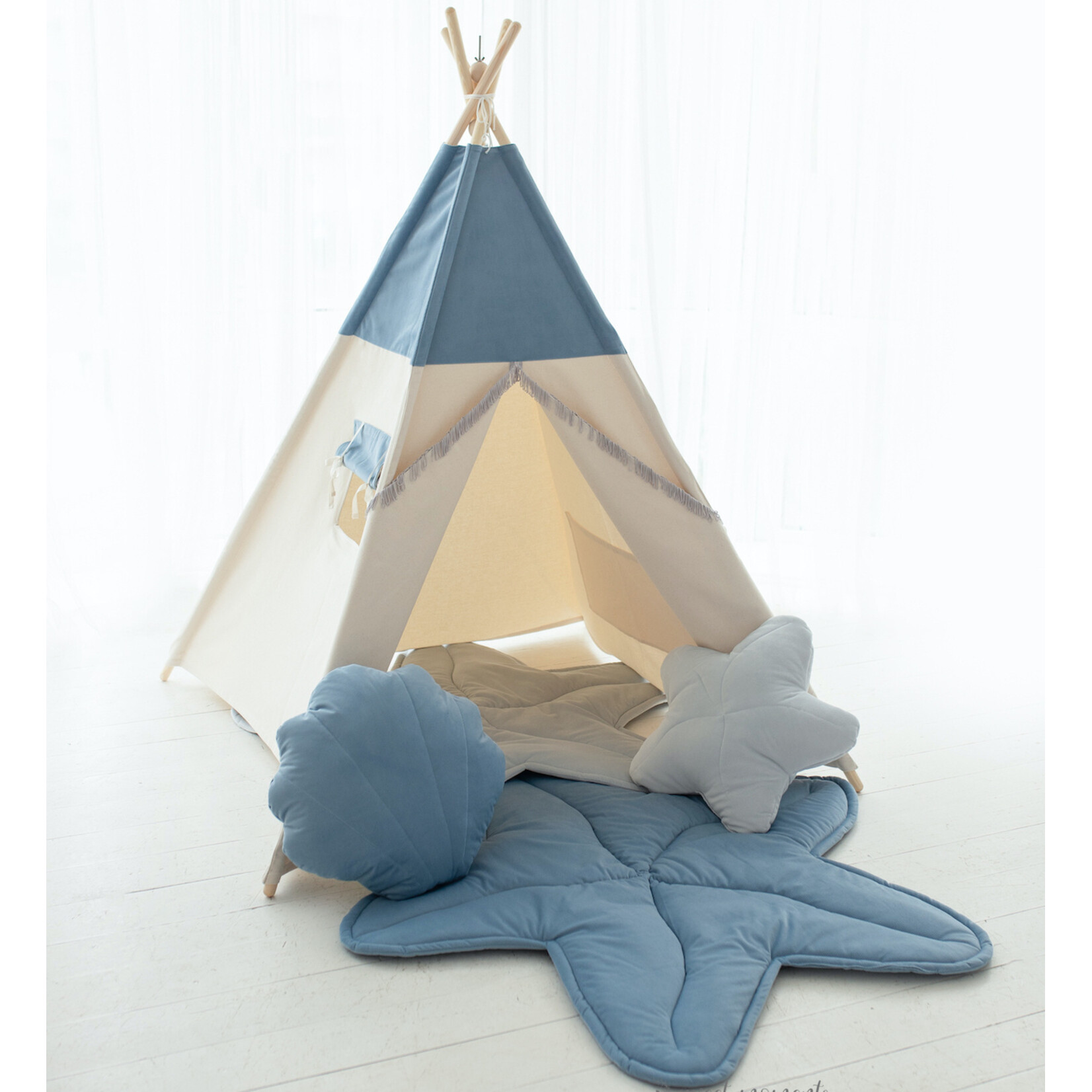Cozy & Dozy Blauwe tipi speeltent Blue Sea met of zonder velvet schelpmat