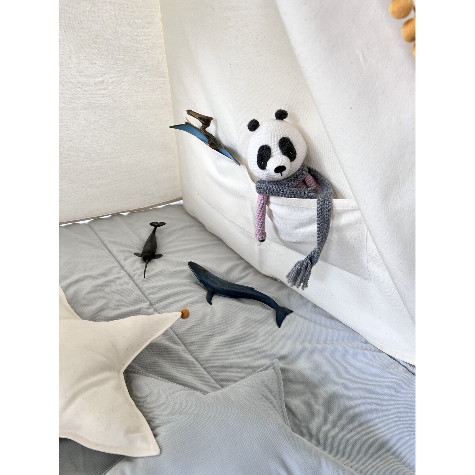 Cozy & Dozy Tipi tent - Grijs-ecru met pompons- katoen met velvet
