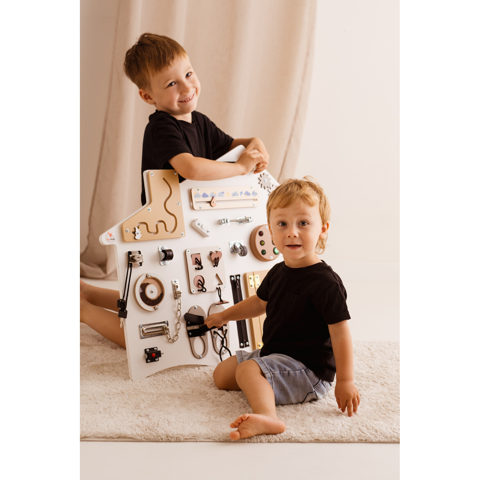 FOXY family Sensorisch Bord - Huisje Wit - met standaard of voor wandmontage