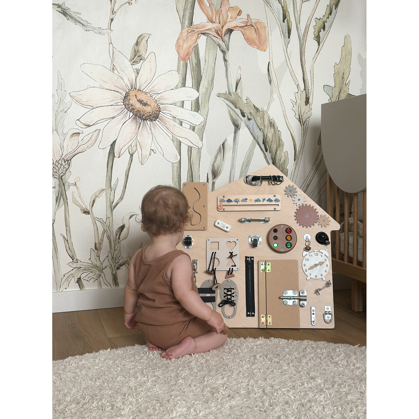 FOXY family Sensorisch Busy Bord - Huis XL  -hout - Activiteitenbord