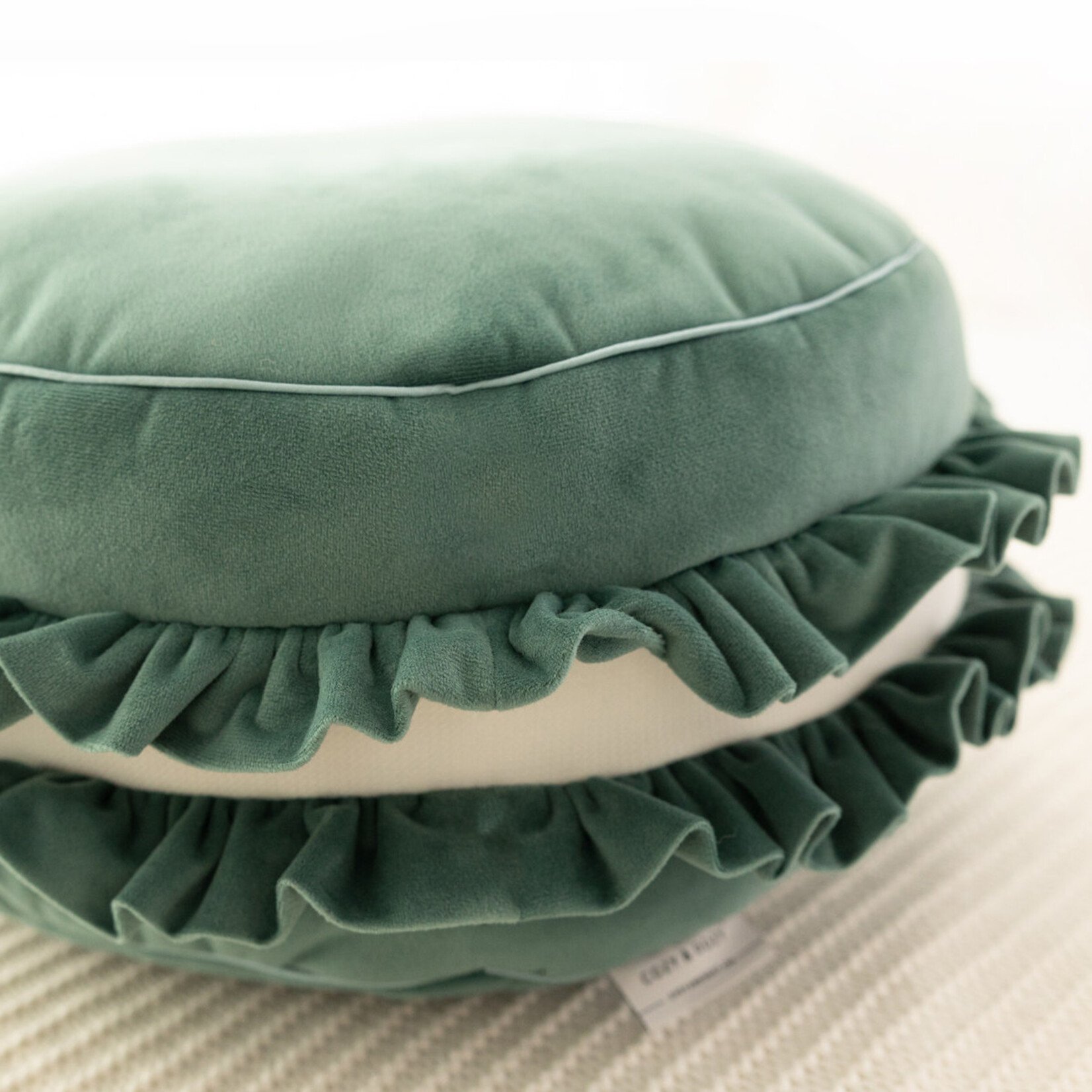 Cozy & Dozy Velvet poef/kussen - Macaron - Groen– zacht zitkussen in de vorm van een koekje