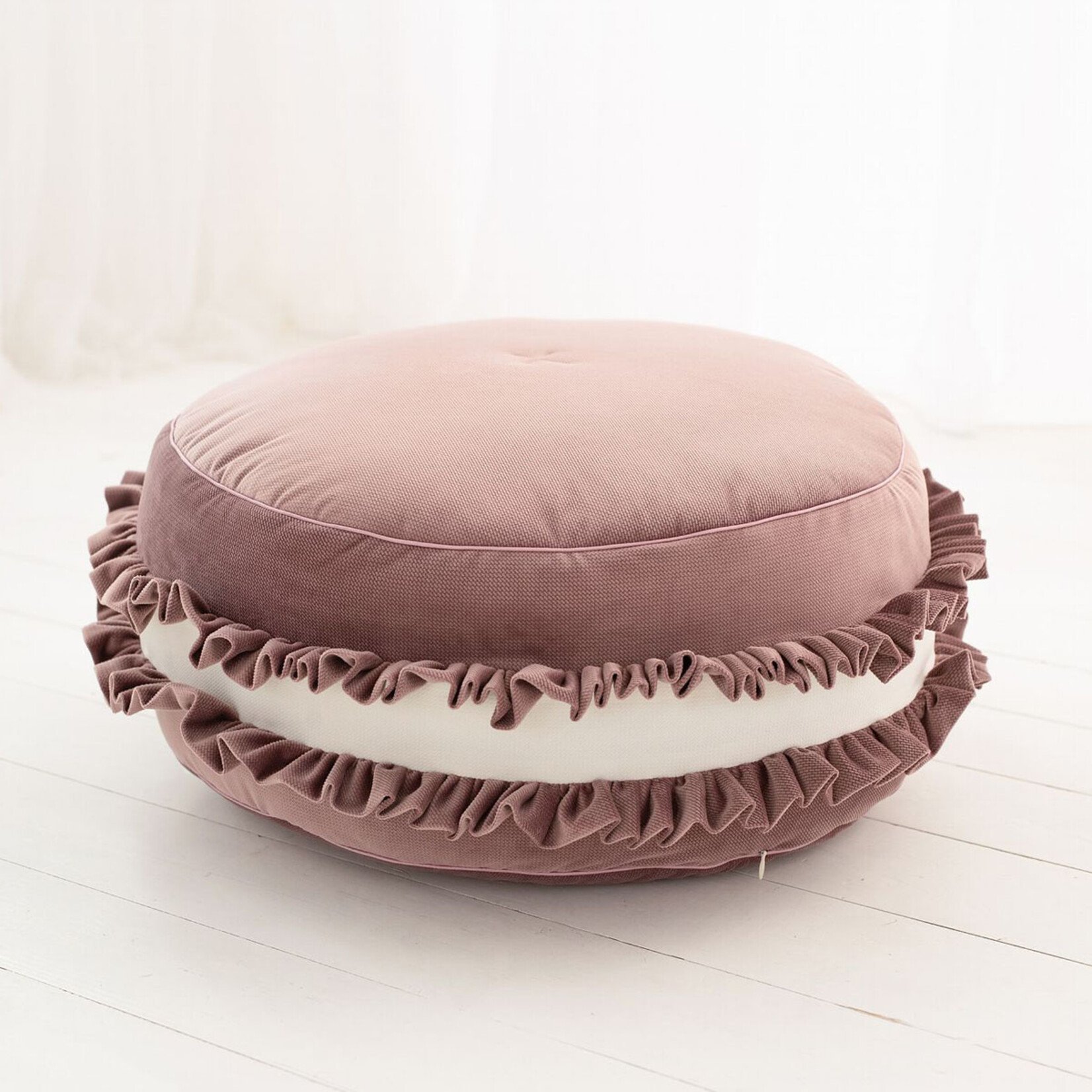 Cozy & Dozy Velvet poef/kussen - Macaron - Dirty pink - zacht zitkussen in de vorm van een koekje