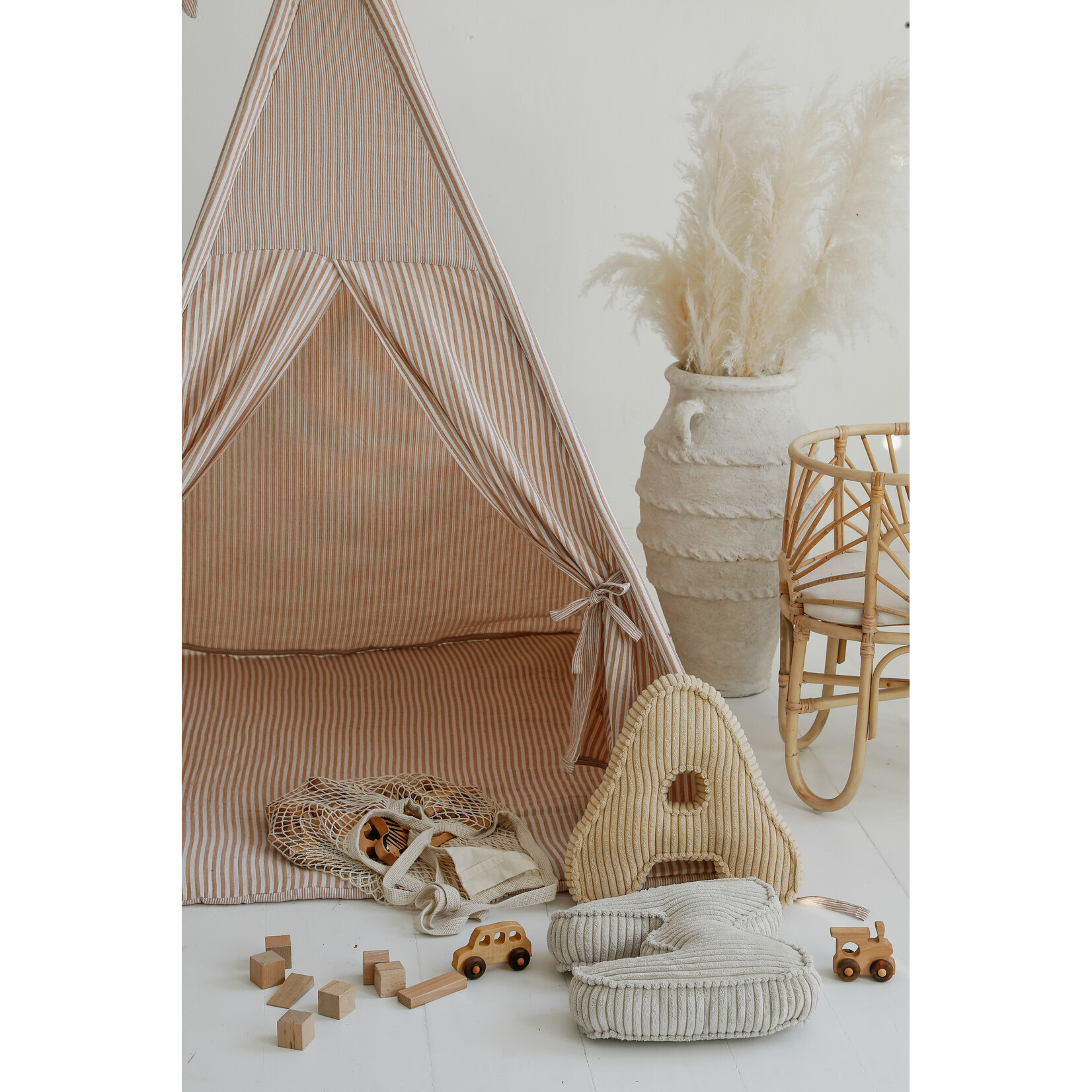 MuzPony Tipi Tent - Beige Stripes - dubbelzijdige mousseline speeltent met vloer mat