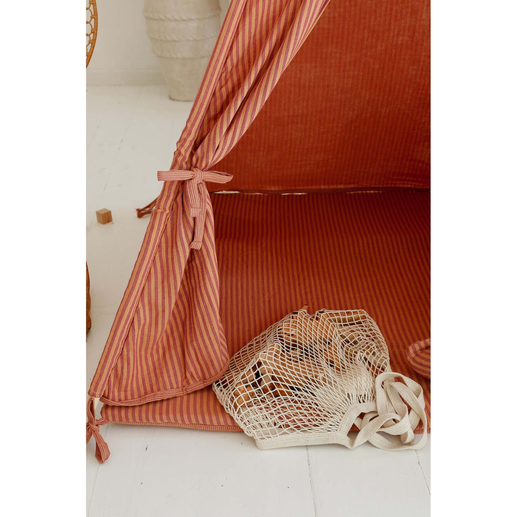 MuzPony Tipi tent Dalia Stripes - mousseline speeltent met vloer mat