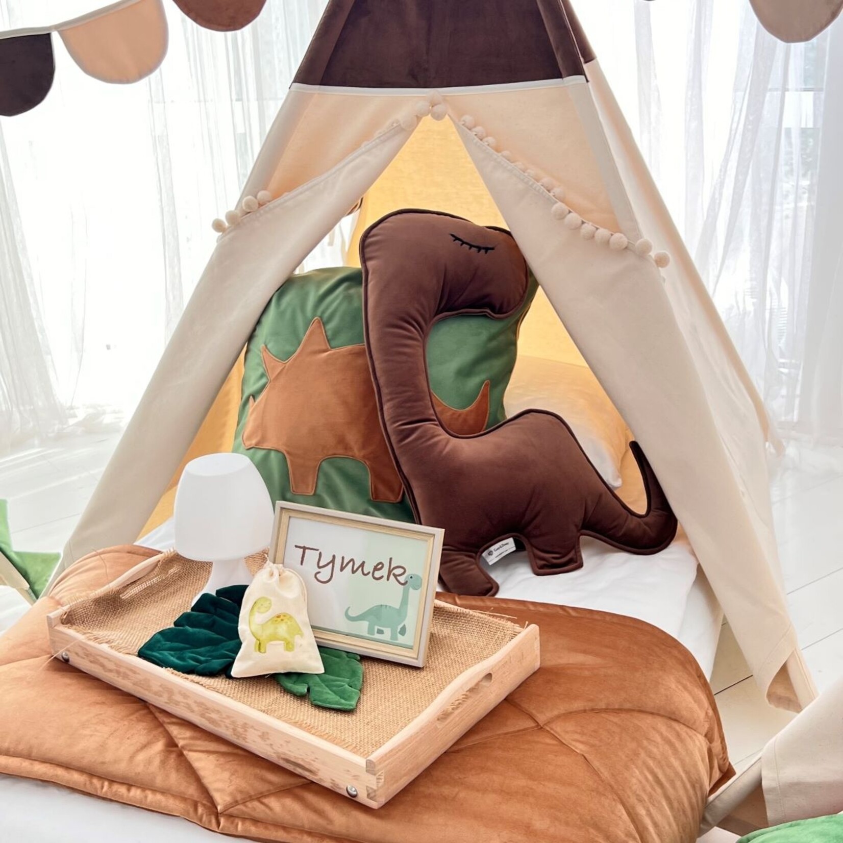 Cozy & Dozy Bruine Diplodocus – kinder sierkussen