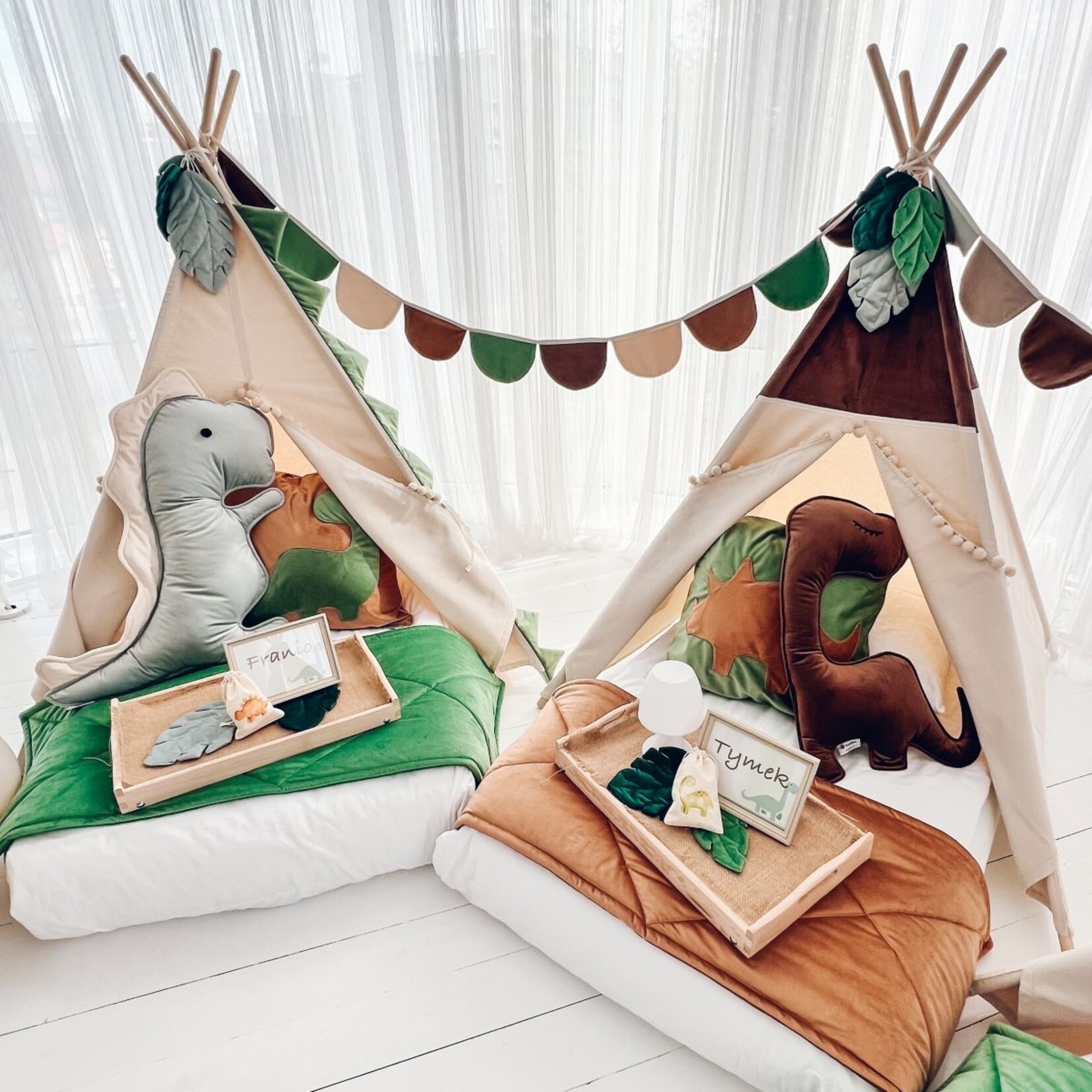 Cozy & Dozy Bruine Diplodocus – kinder sierkussen