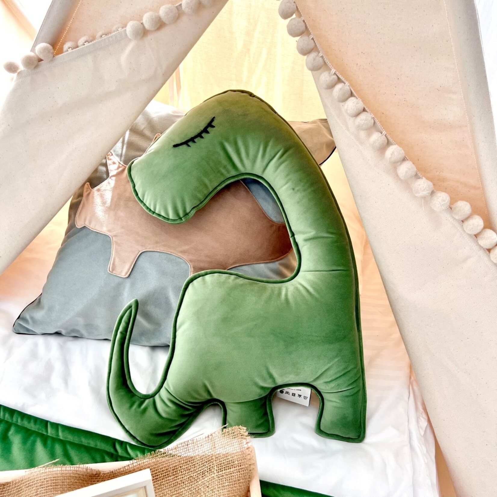 Cozy & Dozy Groene Diplodocus – kinder sierkussen