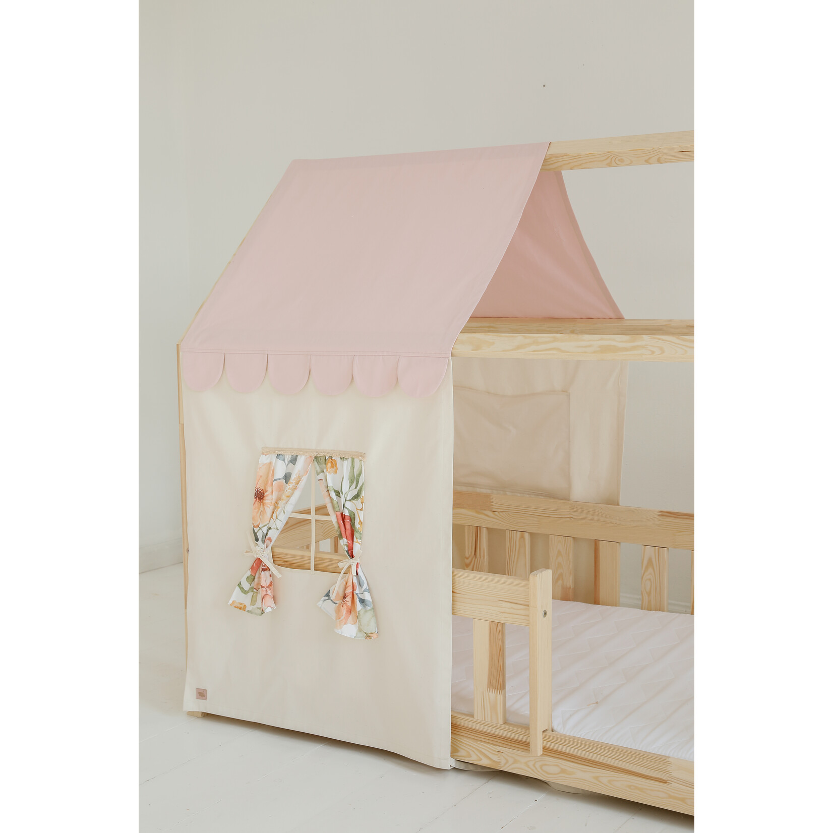 MOI MILI Katoenen tent voor bedhuis – ecru-roze met bloemen