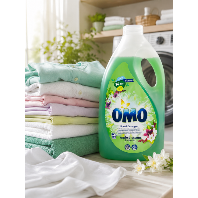 OMO Apple Blossom Liquid Laundry Detergent 5 Litres | Up to 100 Washes for Coloured Laundry