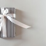 GESCHENKSTASCHEN & GLÜCKWUNSCHKARTEN