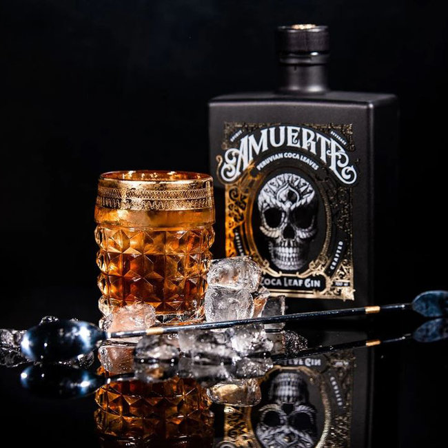 Coca Leaf Gin Black Geschenkset mit 2 Gläser 0.7 l 43% vol