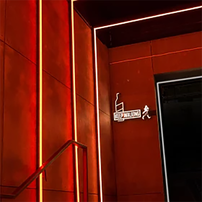 Red Label Blended Scotch Whisky 0.7 l 40% vol