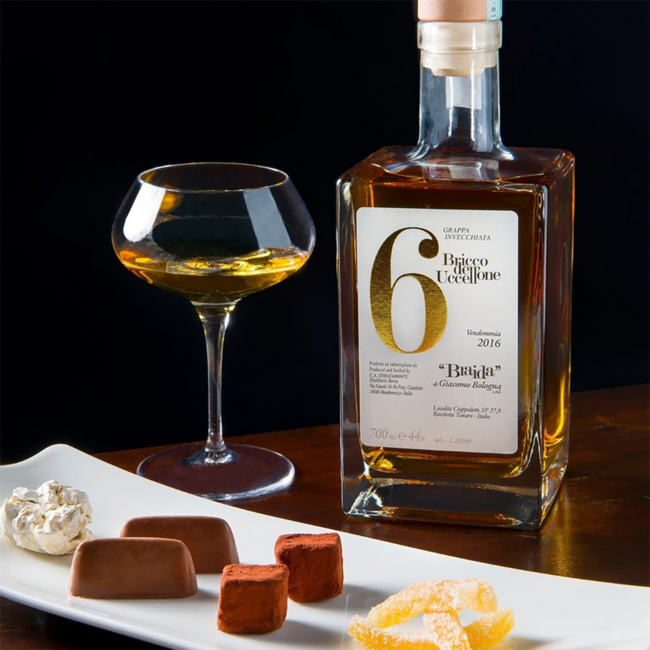 Grappa invecchiata di Bricco dell'Uccellone 0.7 l 44%