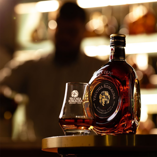 Vecchia Romagna Etichetta Nera Brandy 0.7 l 38% vol