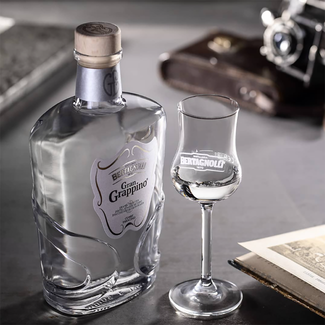 Bertagnolli Grappa Gran Grappino Bianco in GB 0.7 l 42% vol