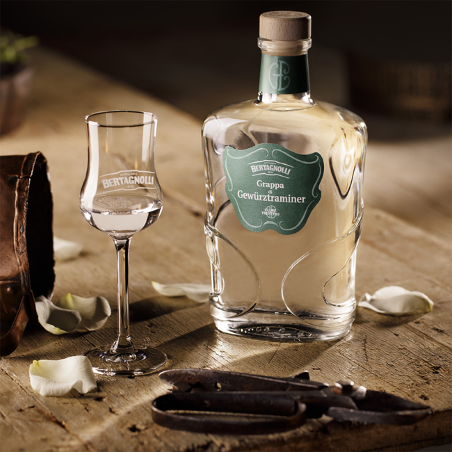 Bertagnolli Grappa Gewürztraminer Trentino in GB 0.7 l 42% vol