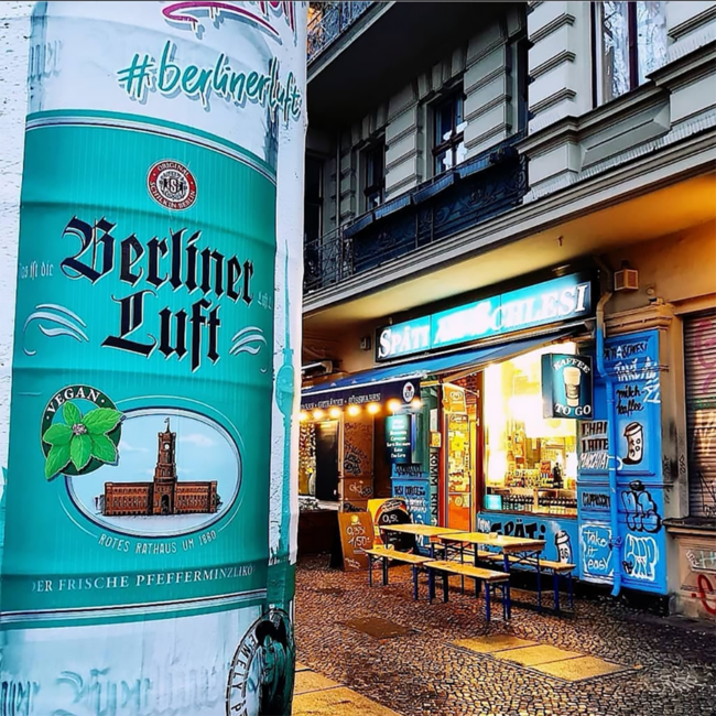 Berliner Luft Pfefferminzlikör in GB mit 2 Gläsern 0.7 l 18% vol