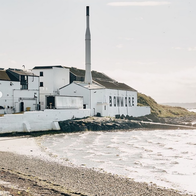 Bowmore 10 Years Dark and Intense Single Malt Whisky 1.00 l 40% vol