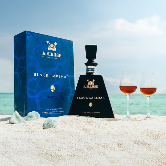 Black Larimar Black Gem Collection in Box 0.7 l 45.20 % vol