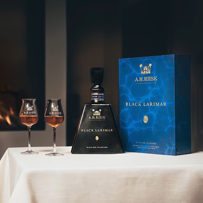 Black Larimar Black Gem Collection in Box 0.7 l 45.20 % vol