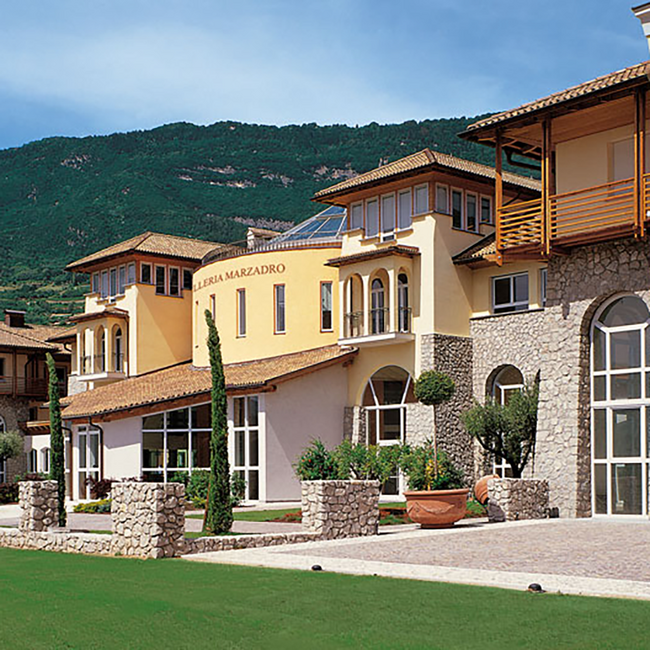 Marzadro Crema Alpina MARZAPANE Marzipan Likör 0.7 l 17% vol