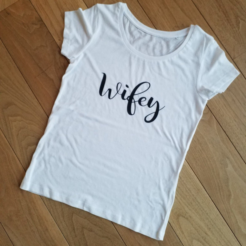The Wedding & Party Shop Wifey T-Shirt LAATSTE STUKS